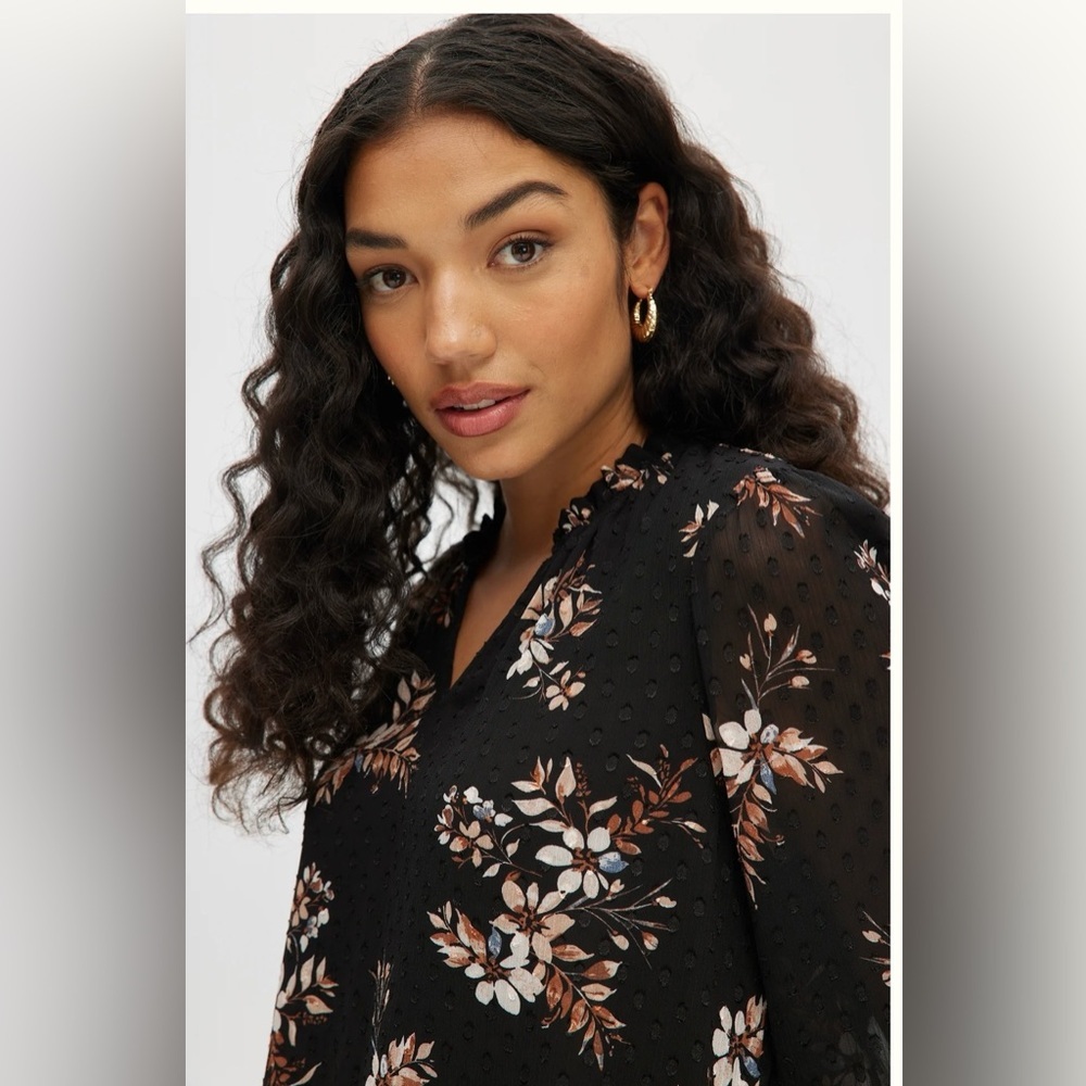 Hilary Radley Black and Tan Floral Top - Picture 4 of 9